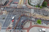 De Tour de France op het kruispunt Vasteland in Rotterdam Centrum