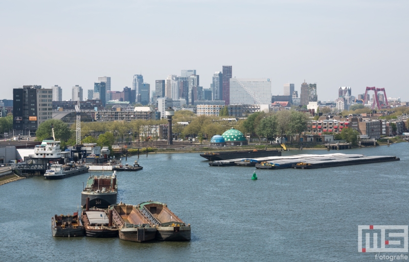 Te Koop | Het uitzicht de skyline van de havenstad Rotterdam
