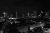 De skyline van Frankfurt by Night tijdens nachtelijke uren