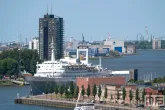 Het uitzicht vanaf de Maassilo op het ss Rotterdam tijdens de Rotterdamse Dakendagen