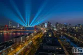 Te Koop | De geweldige lichtshow van de viering van 150 jaar Holland America Line in Rotterdam