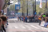 De lopers van de NN Marathon Rotterdam in Rotterdam