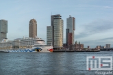 Te Koop | Het cruiseschip Aida Prima aan de Cruise Terminal in Rotterdam