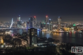 Te Koop | De skyline van Rotterdam tijdens de nachtelijke uren
