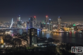 Te Koop | De skyline van Rotterdam tijdens de nachtelijke uren