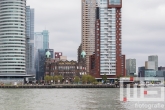 Het cruiseschip MSC Preziosa aan de Cruise Terminal in Rotterdam