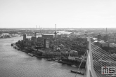 Te Koop | De skyline in Rotterdam met de Erasmusbrug in zwart/wit