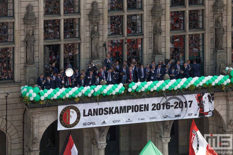 De huldiging van kampioen Feyenoord op het balkon van het Stadhuis de Coolsingel in Rotterdam