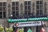 De huldiging van kampioen Feyenoord op het balkon van het Stadhuis de Coolsingel in Rotterdam