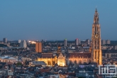 Te Koop | De Onze Lieve Vrouwekathedraal in Antwerpen als luchtfoto