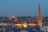 Te Koop | De Onze Lieve Vrouwekathedraal in Antwerpen als luchtfoto