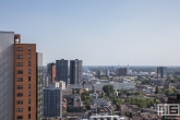 Het cruiseschip Ms Rotterdam aan het keren tijdens de Rotterdamse Dakendagen