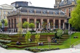 Het Eiffel-plein naast treinstation Nyugati Palyaydvar in Budapest