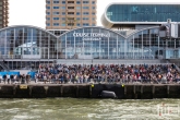 De bezoekers bij de Cruise Terminal in Rotterdam tijdens de Wereldhavendagen