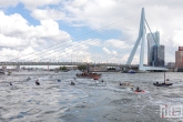 De Erasmusbrug in Rotterdam tijdens de Wereldhavendagen demo