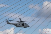 Een helikopter van de marine in Rotterdam tijdens de Wereldhavendagen