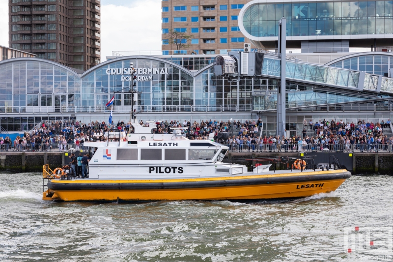 Het schip Lesath van Loodswezen in Rotterdam tijdens de Wereldhavendagen
