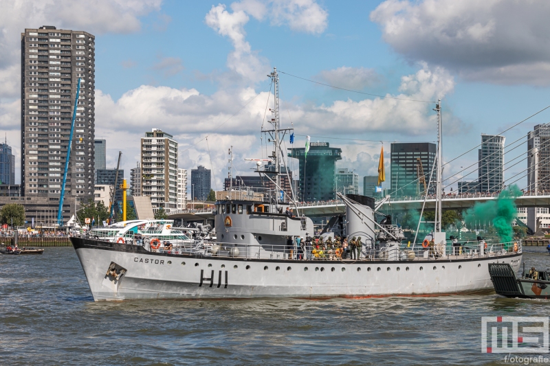 De demo van de Marine met het Rotterdamse schip Castor tijdens de Wereldhavendagen