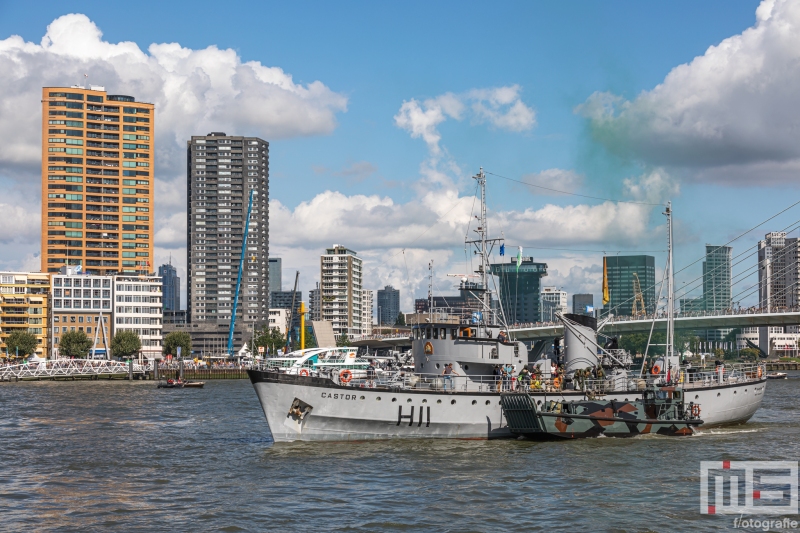 De demonstratie van de Marine met het Rotterdamse schip Castor tijdens de Wereldhavendagen