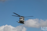 Een helikopter van de marine in Rotterdam tijdens de Wereldhavendagen