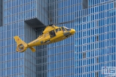 Een helikopter van Loodswezen in Rotterdam tijdens de Wereldhavendagen