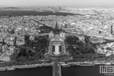 Te Koop | De Palais de Chaillot vanuit de Eiffeltoren in Parijs in zwart/wit