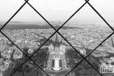 Te Koop | De Palais de Chaillot vanuit de Eiffeltoren in Parijs in zwart/wit