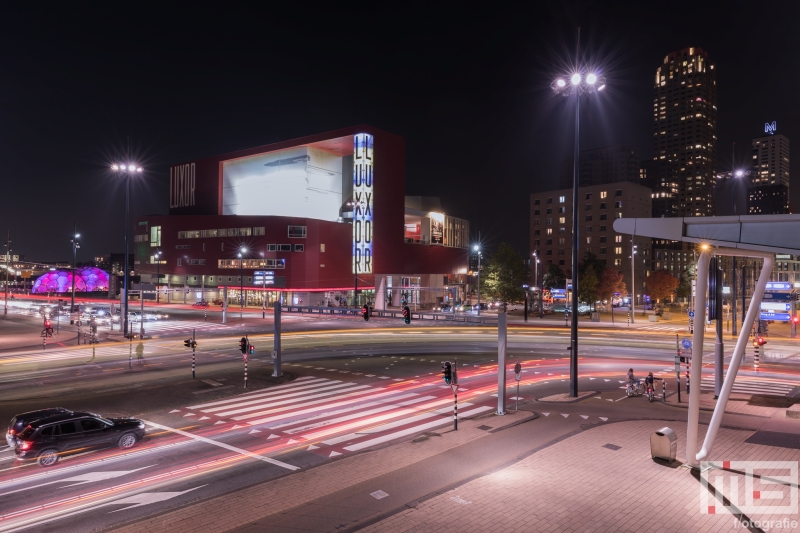 Te Koop | Het Wilhelminaplein met het Luxor Theater in Rotterdam