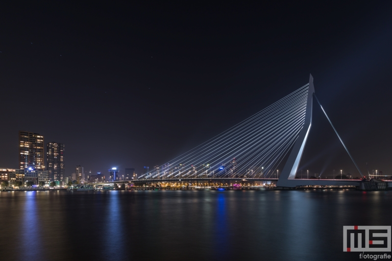 Te Koop | De Erasmusbrug in Rotterdam met de Grote Beer aan de hemel