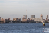 Het uitzicht op de Lloydpier en de Euromast in Rotterdam Centrum