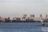 Het uitzicht op de Lloydpier en de Euromast in Rotterdam Centrum