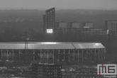 Een detailfoto van het Feyenoord Stadion De Kuip in Rotterdam-Zuid in zwart/wit
