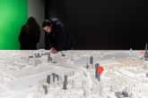 Een maquette van de binnenstad van Rotterdam bij Rotterdam Info tijdens Museumnacht010
