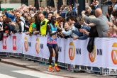 De loper Kenneth Kipkemoi tijdens de NN Marathon Rotterdam op de Coolsingel in Rotterdam