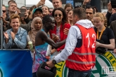 De loper Kenneth Kipkemoi tijdens de NN Marathon Rotterdam op de Coolsingel in Rotterdam