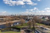 Te Koop | Het uitzicht op de skyline van Rotterdam vanuit de Van Nelle Fabriek in Delfshaven