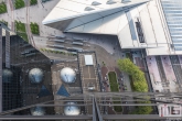Het Centraal Station en tramhalte in Rotterdam vanuit de lucht