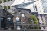 Het Centraal Station en tramhalte in Rotterdam vanuit de lucht