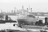 Te Koop | Het ss Rotterdam in Rotterdam Katendrecht in de winter