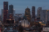 Het Witte Huis in de Oudehaven en op de achtergrond de binnenstad van Rotterdam