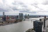 Het uitzicht vanuit de woontoren Red Apple in Rotterdam Centrum