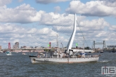 Het schip Castor tijdens een demo op de Wereldhavendagen in Rotterdam
