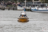 De loodsboot Libra van Loodswezen tijdens een demo op de Wereldhavendagen in Rotterdam