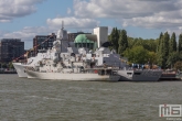 Het marine fregat A960 en F805 tijdens de Wereldhavendagen in Rotterdam