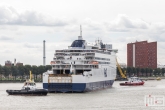 Het vertrek van de P&O Ferries tijdens de Wereldhavendagen in Rotterdam