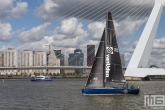Het zeilschip van "Van Uden" tijdens een demo op de Wereldhavendag in Rotterdam