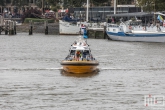 De loodsboot Libra van Loodswezen tijdens een demo op de Wereldhavendagen in Rotterdam