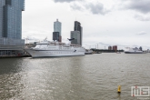 Het cruiseschip Magellan aan de Cruise Port in Rotterdam tijdens de Wereldhavendagen