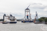 Het vertrek van de P&O Ferries tijdens de Wereldhavendagen in Rotterdam