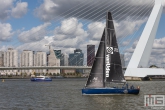 Het zeilschip van "Van Uden" tijdens een demo op de Wereldhavendag in Rotterdam